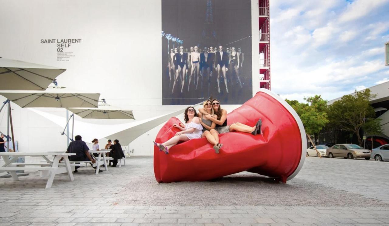 Design District By Midtown, Wynwood, Brickell, 10 Min To The Beach, Free Parking マイアミ エクステリア 写真